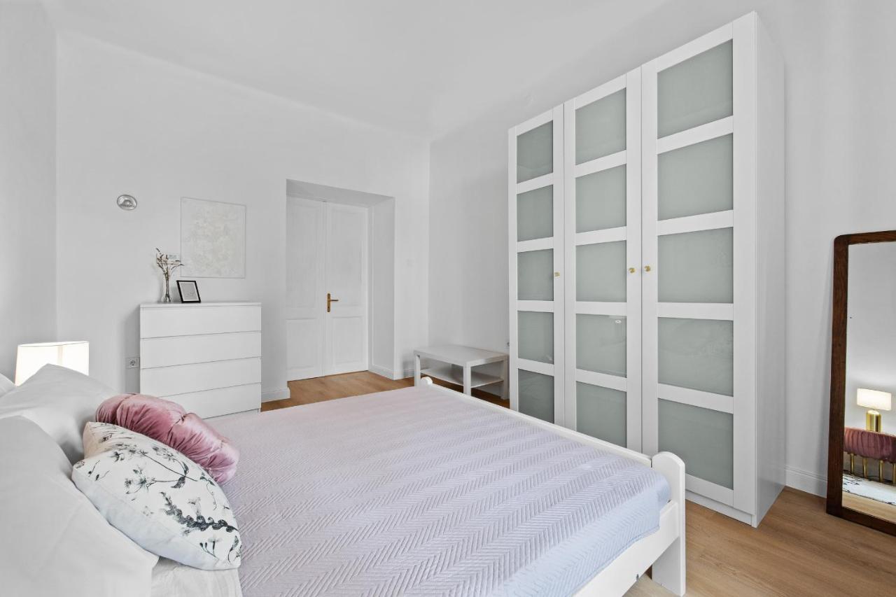 White Imperial Apartment Pula Exterior foto