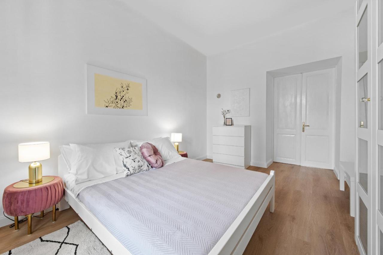 White Imperial Apartment Pula Exterior foto