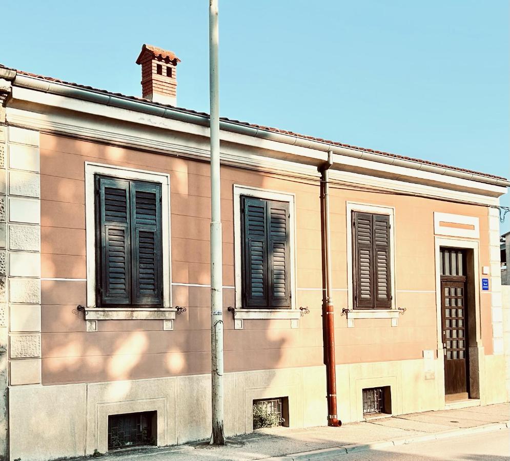 White Imperial Apartment Pula Exterior foto